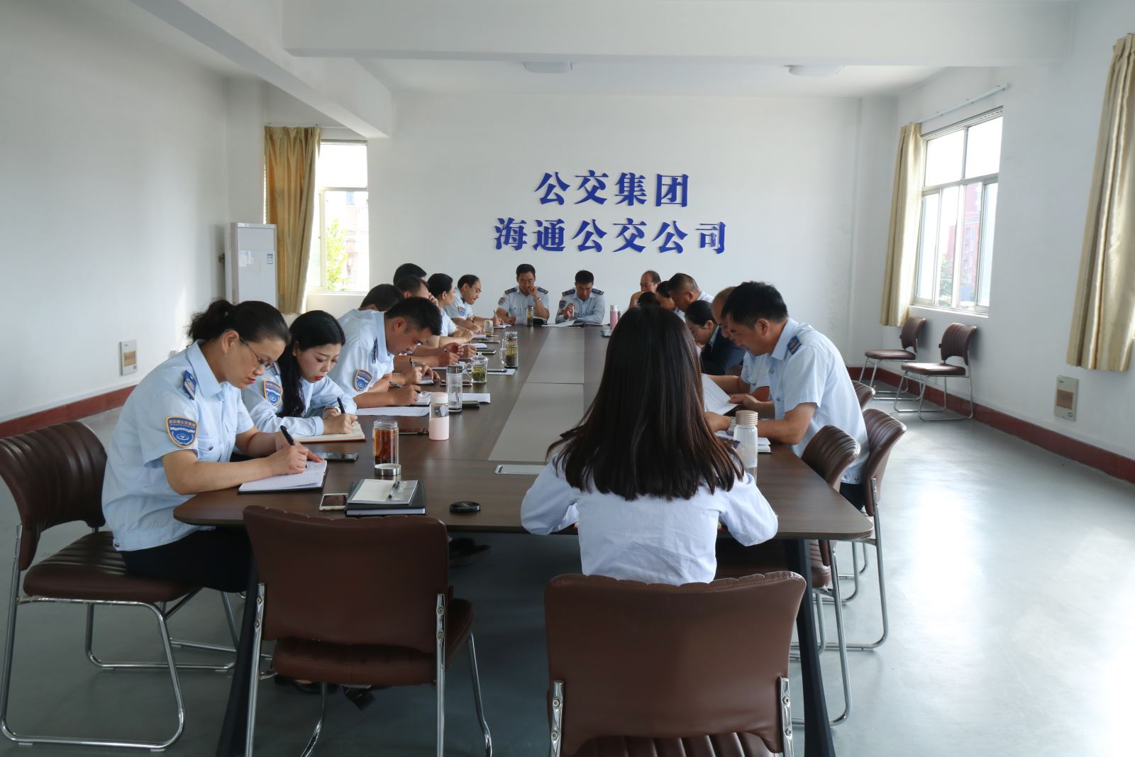 公交集團(tuán)海通公交公司召開(kāi)國(guó)慶節(jié)前廉政約談會(huì)議